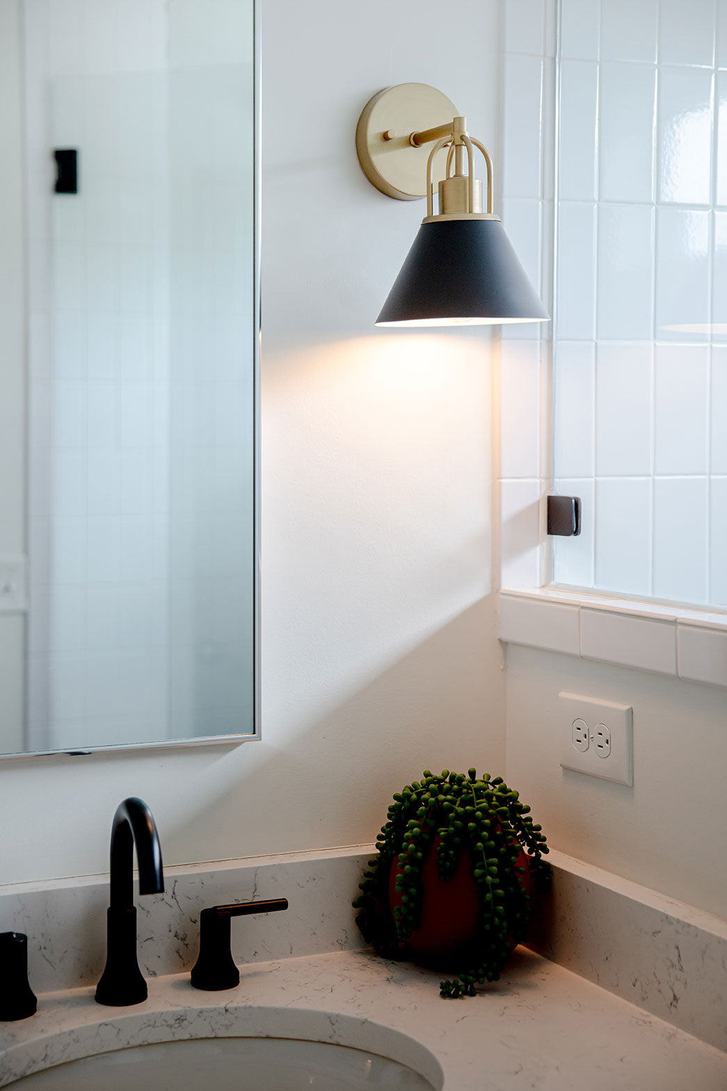 Carrington Isle 1 Light Sconce