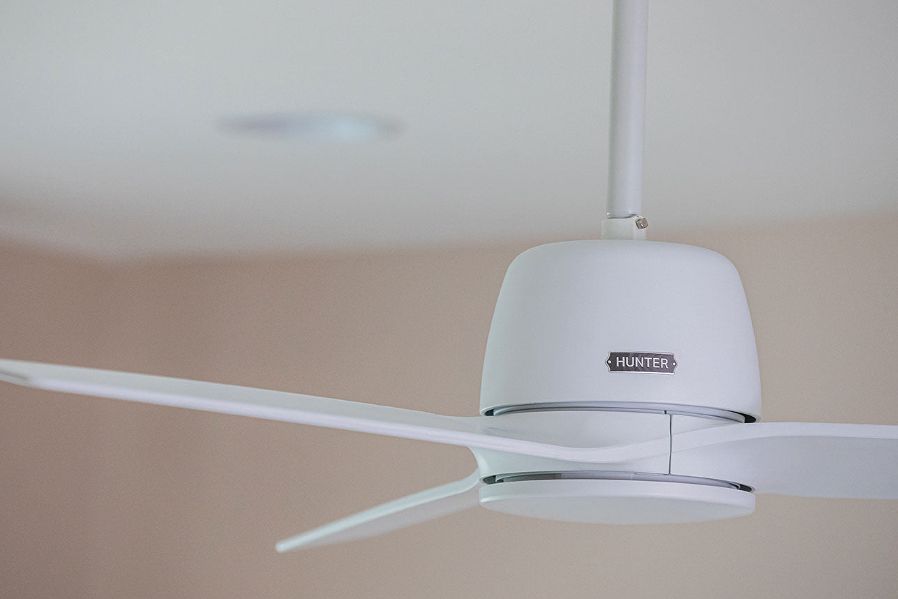 Hunter 52 inch Malden Matte White Ceiling Fan and Handheld Remote