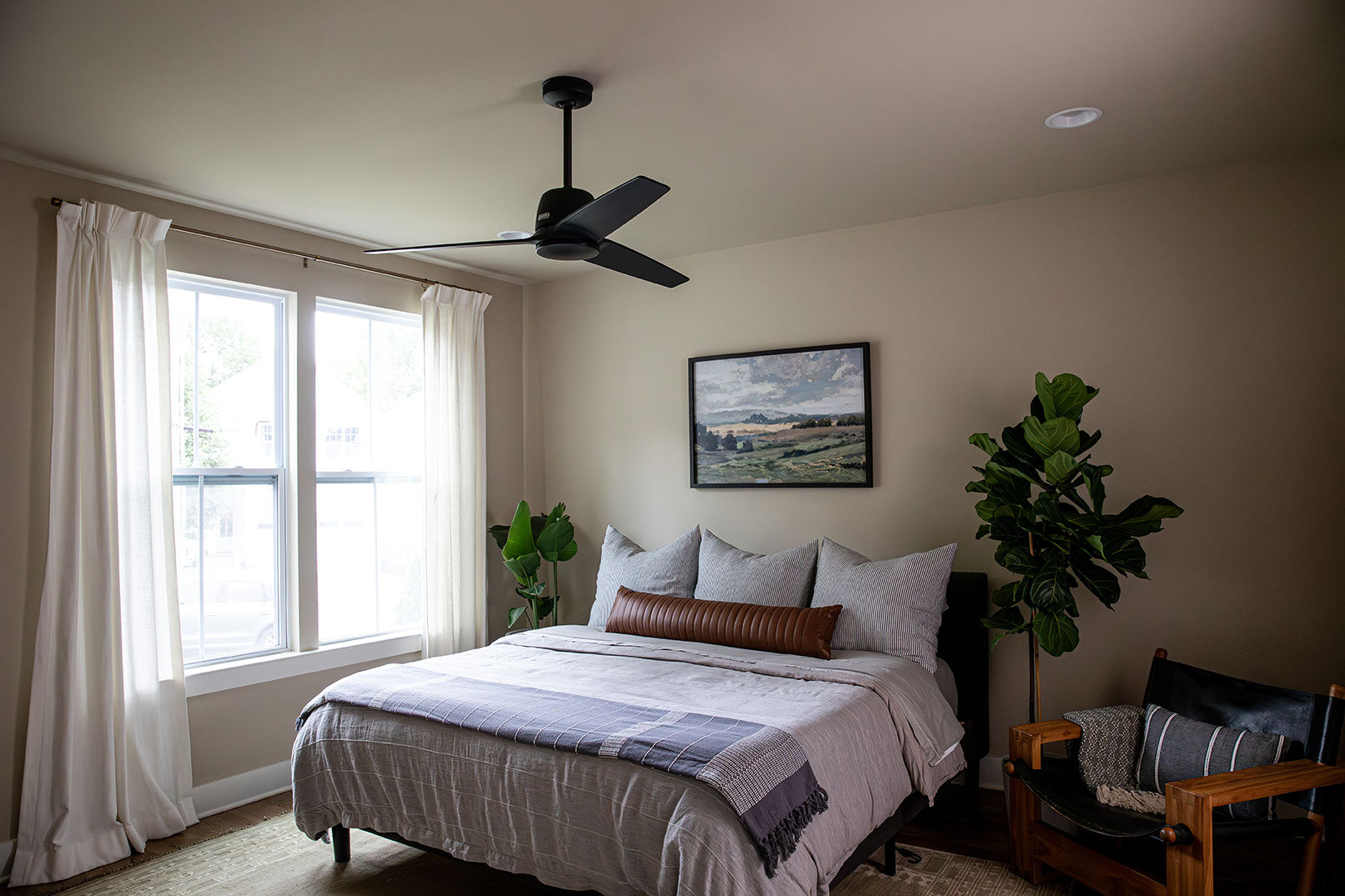 Hunter 52 inch Malden Matte White Ceiling Fan and Handheld Remote