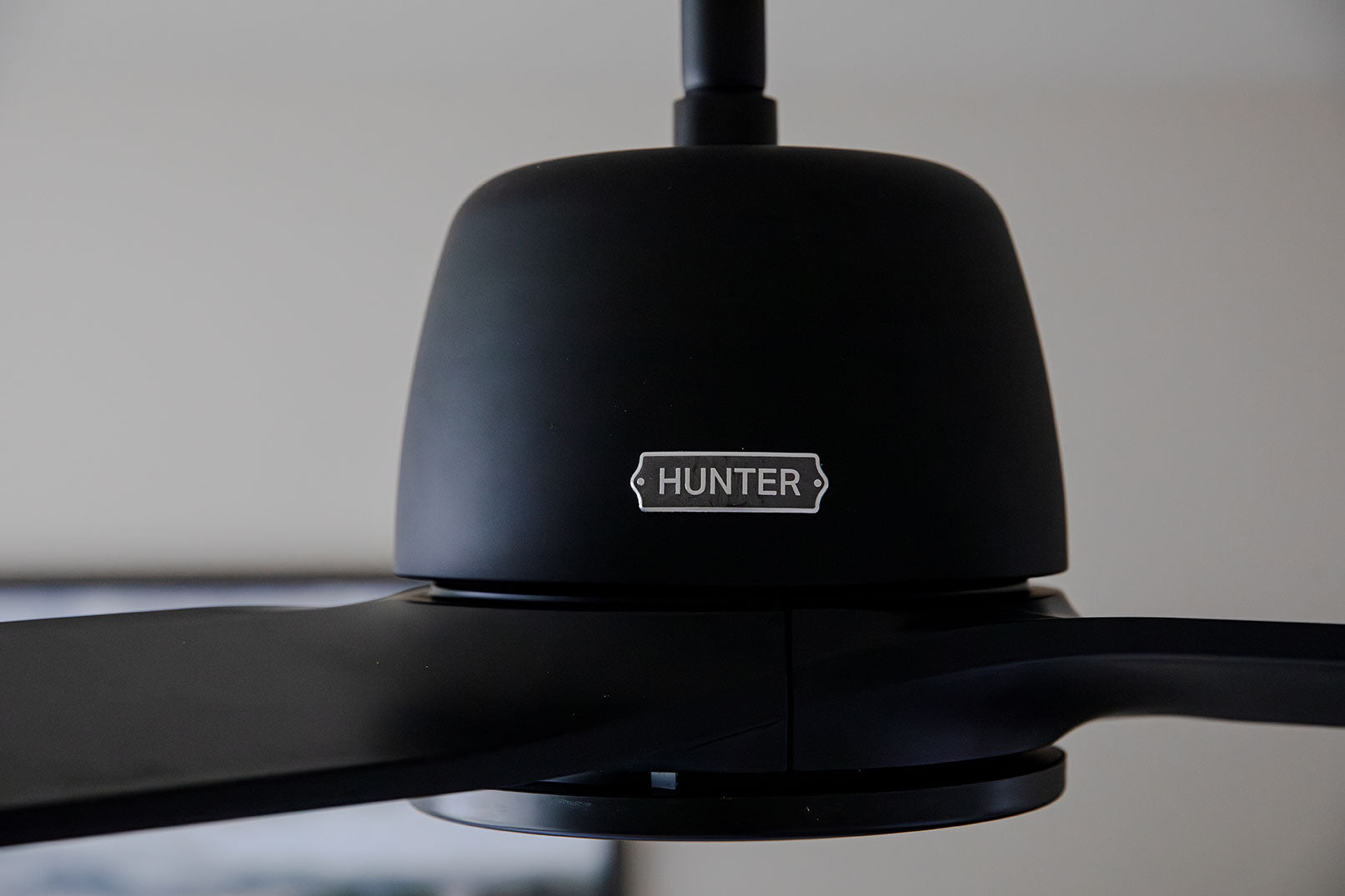 Hunter 52 inch Malden Matte White Ceiling Fan and Handheld Remote