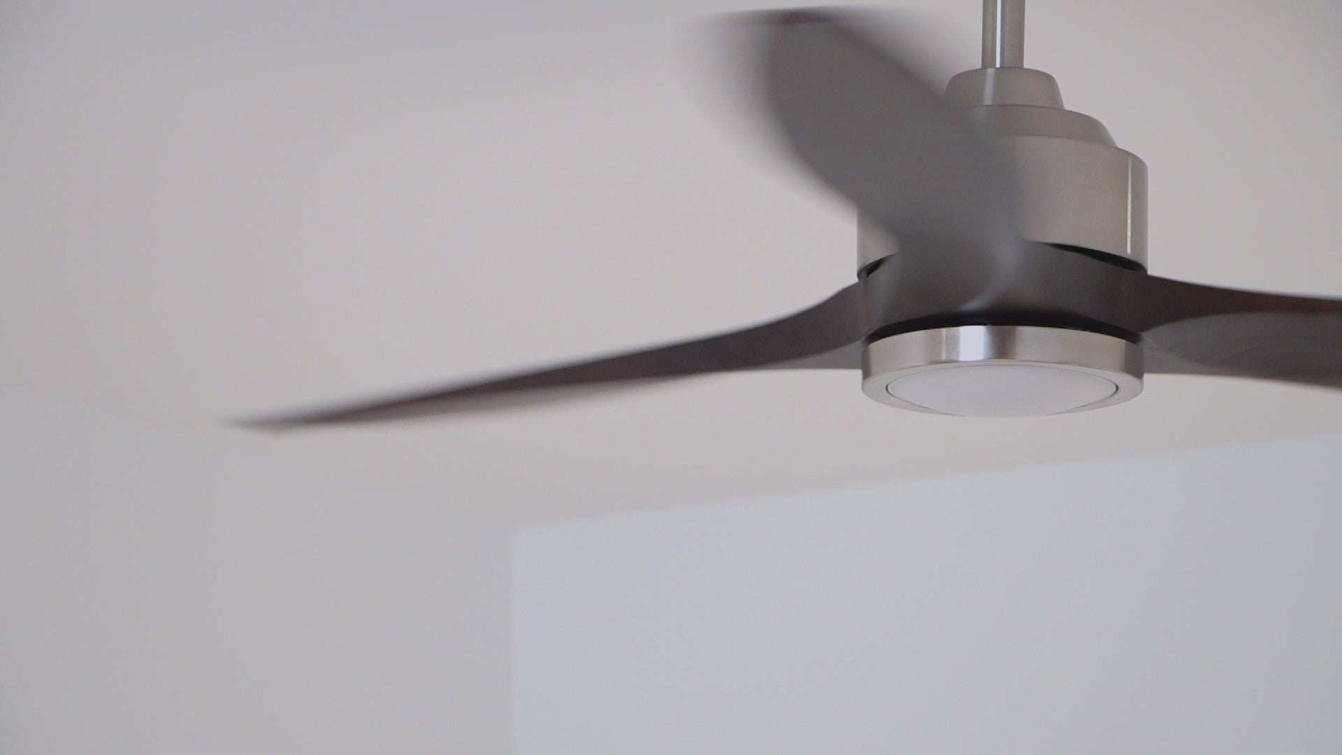 Hunter 52 inch Melbourne Brushed Nickel Ceiling Fan and Wall Control